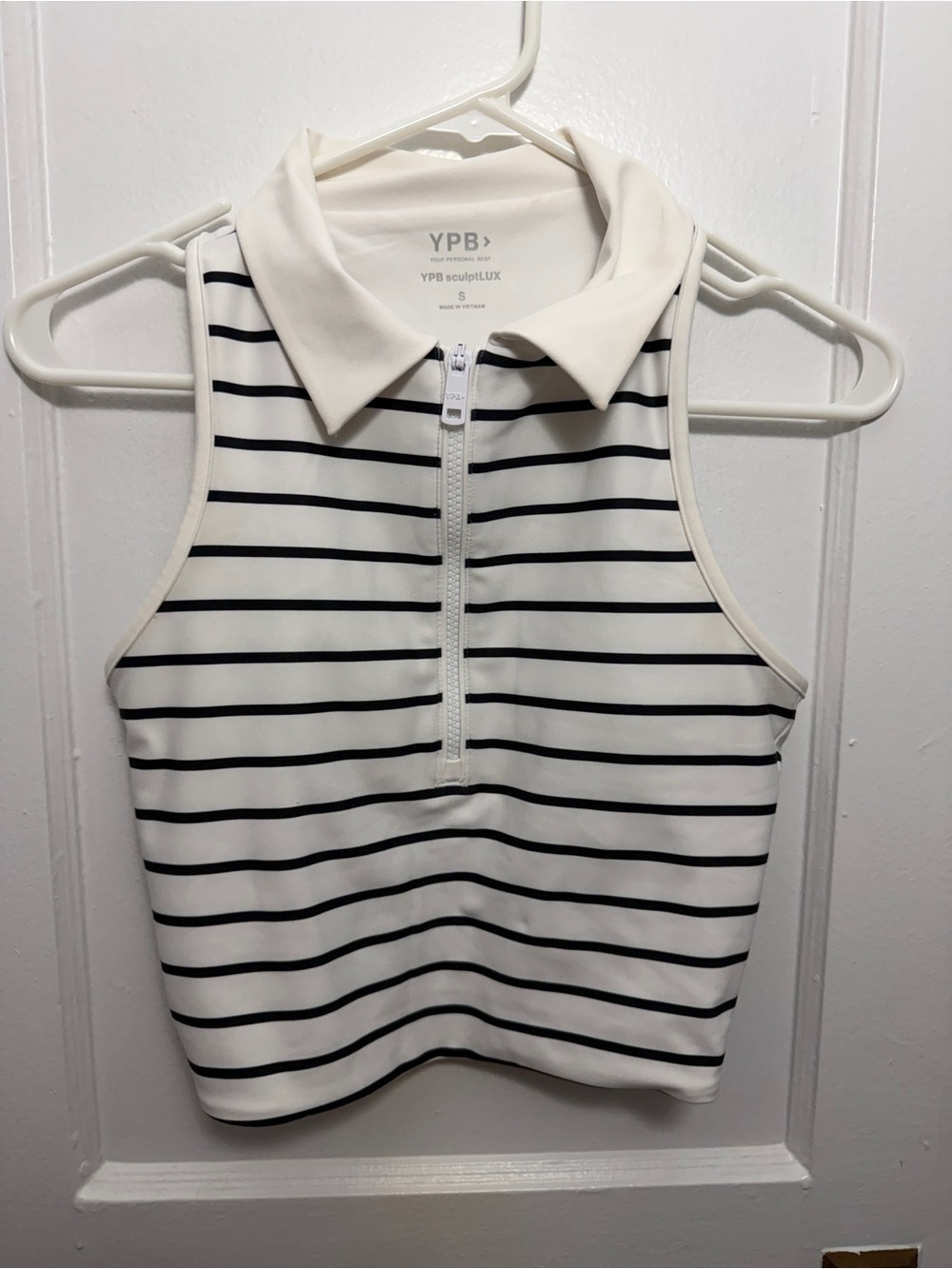 A&F SculptLux White/Black Striped Cropped Sleeveless Top
